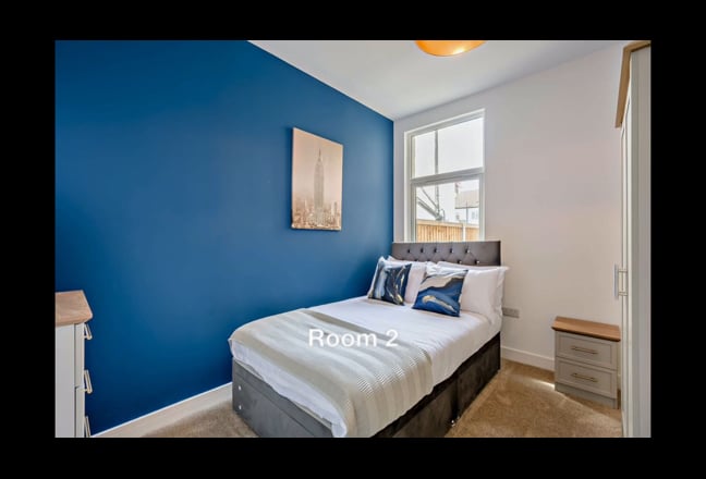 Double Room by Uni Hospital (Shared Bathroom) Main Photo