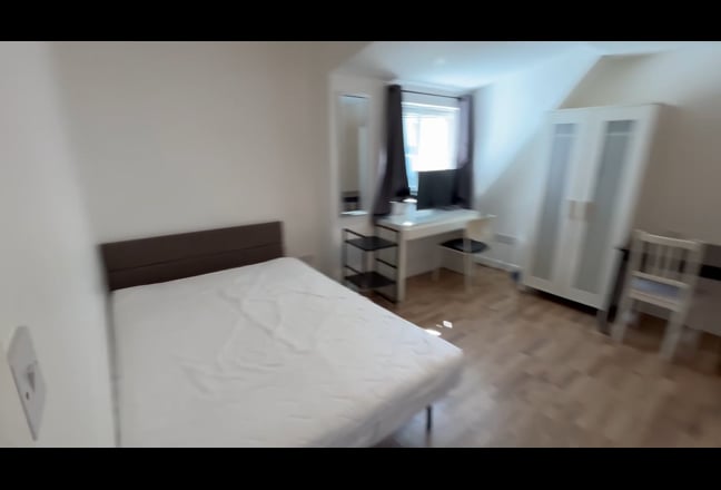 Studio Flat | Close to Station | Bills Incl.  Main Photo