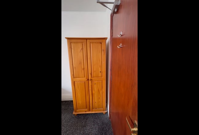 Large Single | Town 5 min | Bills inc | Double bed Main Photo