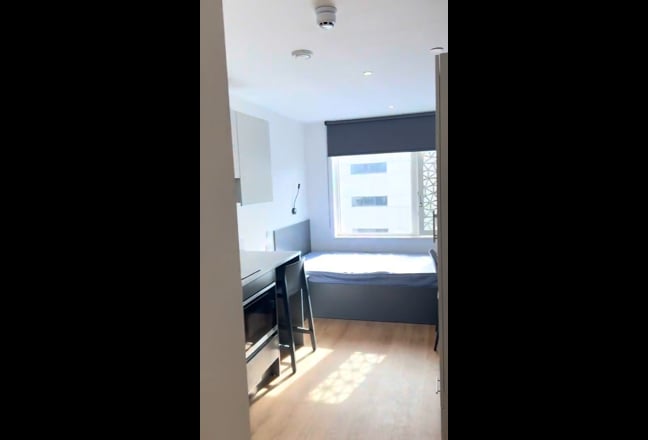 Modern Classic Studio - Short Term Let  Main Photo