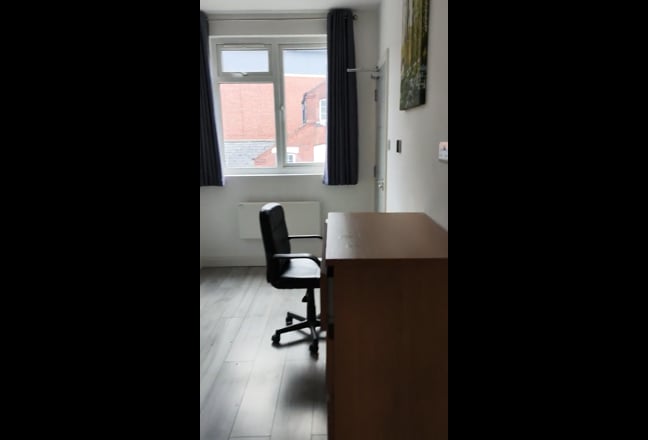 One Bedroom Apartment to Let Main Photo