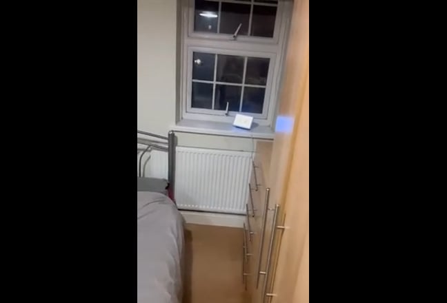 Clean & Comfortable single Room Main Photo