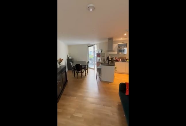 Cozy Double Room | Great Location Main Photo