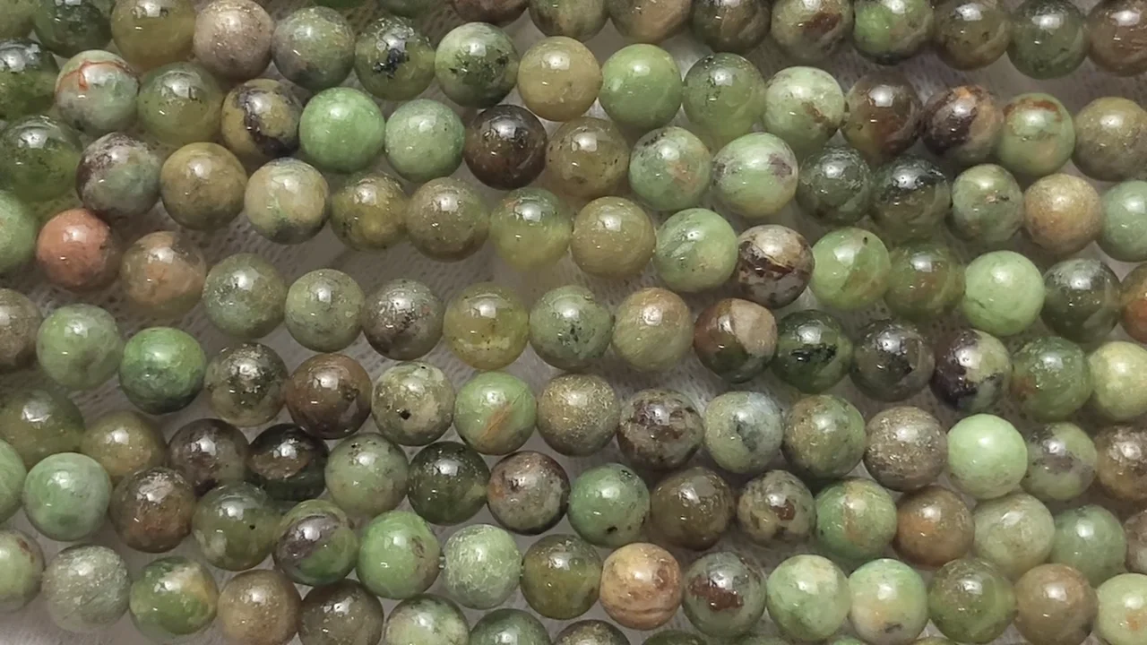 グリーンオパール（産地・マダガスカル） ラウンド4mm 1連｜天然石
