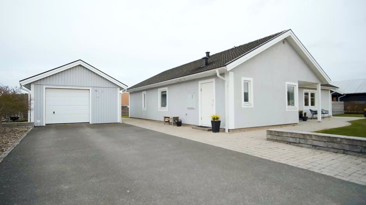 5 rum Villa på Stenbacksvägen 49 Vä Kristianstads kommun - video