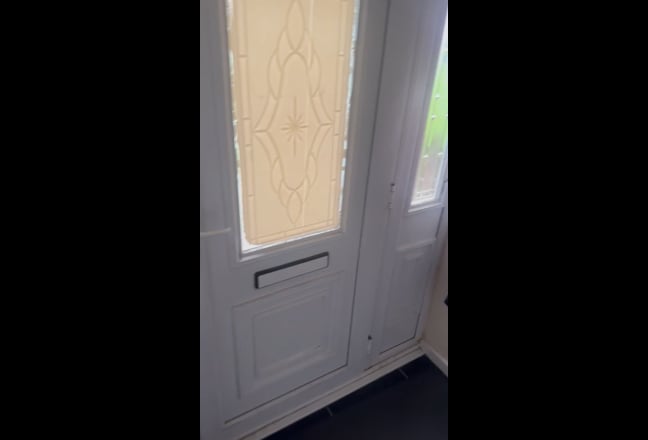 Beautiful Double Room all Bills included Fast WiFi Main Photo