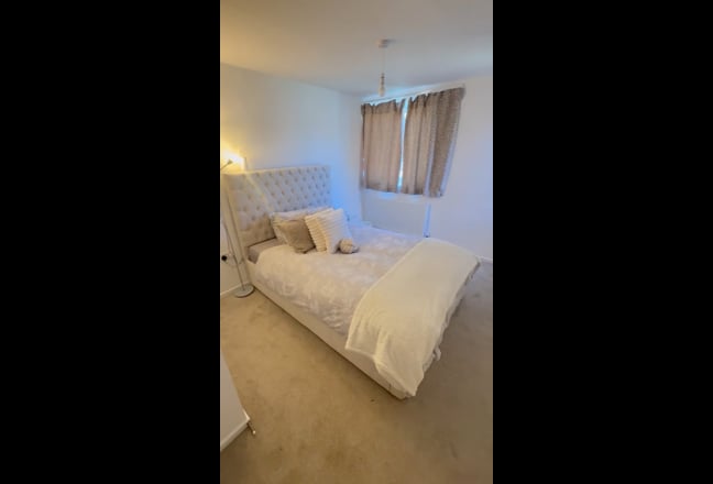 Room available in a 2 bed house  Main Photo