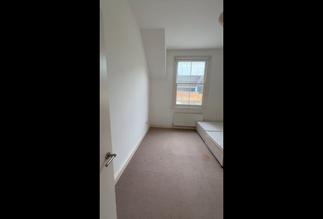 Spacious flat in White City/Shepherds Bush! Main Photo
