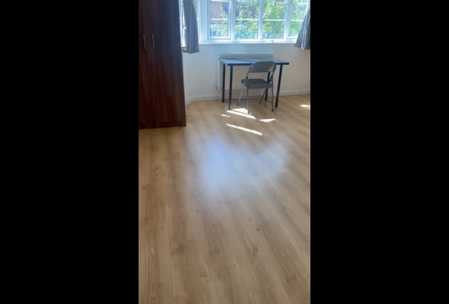 En-suite double room  Main Photo