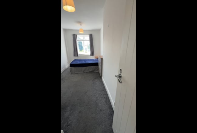 One double room in a clean friendly house  Main Photo