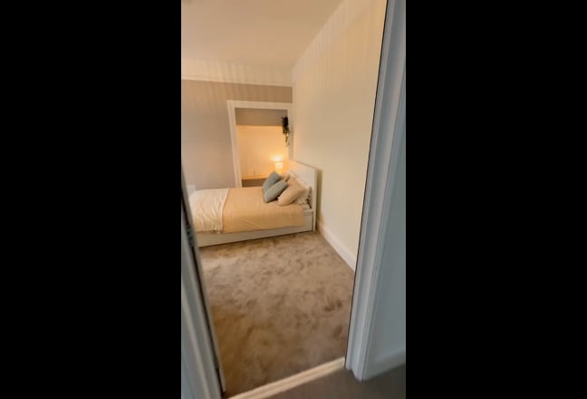 Double en-suite room newly renovated Co-Living  Main Photo