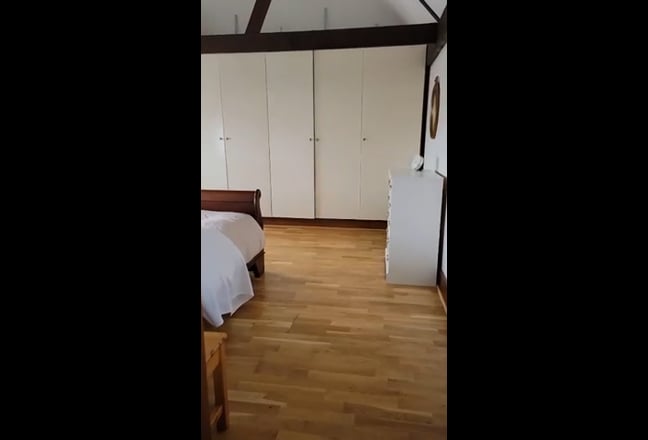 Private bed+living room+ private entrance +ensuite Main Photo