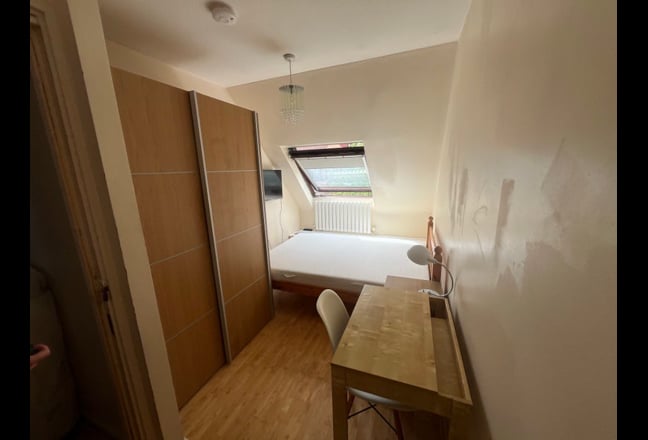 Bright Double Rm Friendly Clean Hse -Flexible move Main Photo