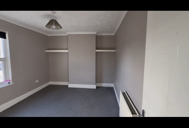 Spacious Shared Property - Good Location Main Photo