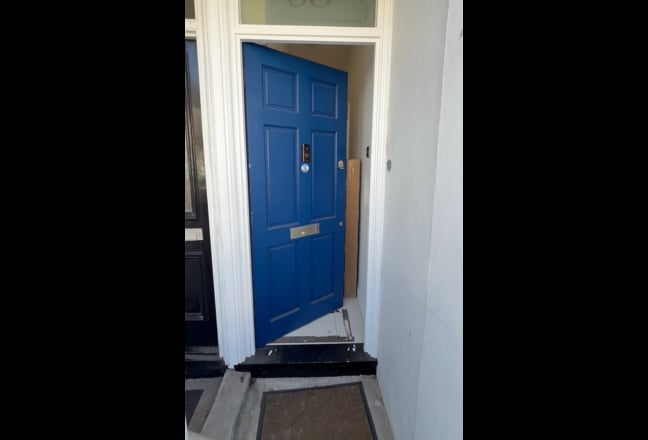 Ground floor/ garden/newly refurbished bills incl Main Photo