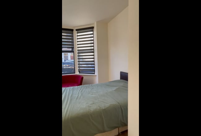 All Included- 2 bedrooms in Finchley Home Main Photo