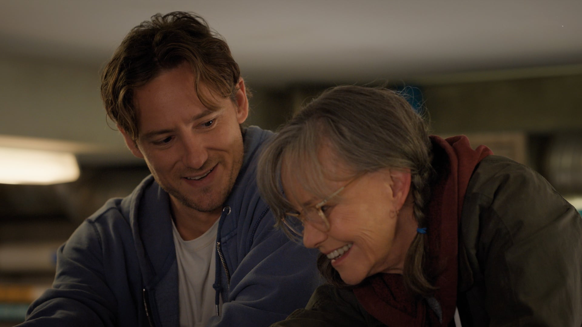 Remarkably Bright Creatures – Trailer "Connection"