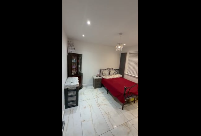 Double Bedrooms Available in a newly built House Main Photo