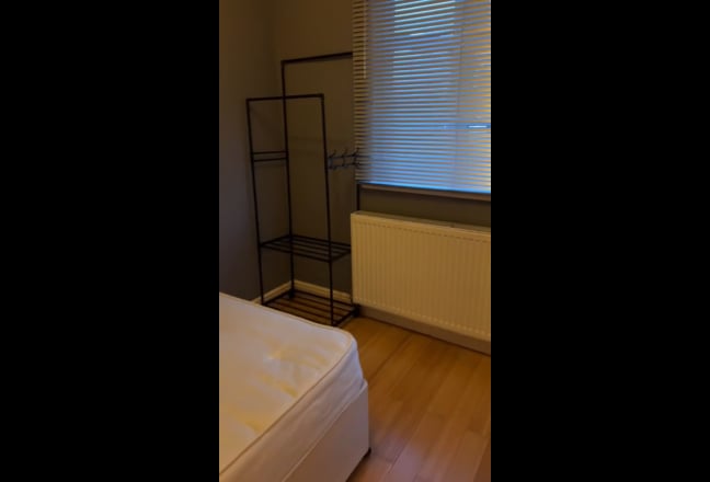 Furnished Room in Quiet, Lovely Home NR Tolworth  Main Photo