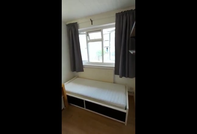 N1 flat share, double room available 11th April Main Photo