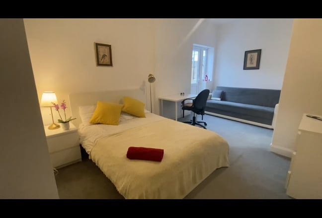 Ensuite Room - 7 min to Northfields Tube (Ealing) Main Photo