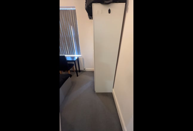 Affordable Room for rent in Uxbridge Main Photo