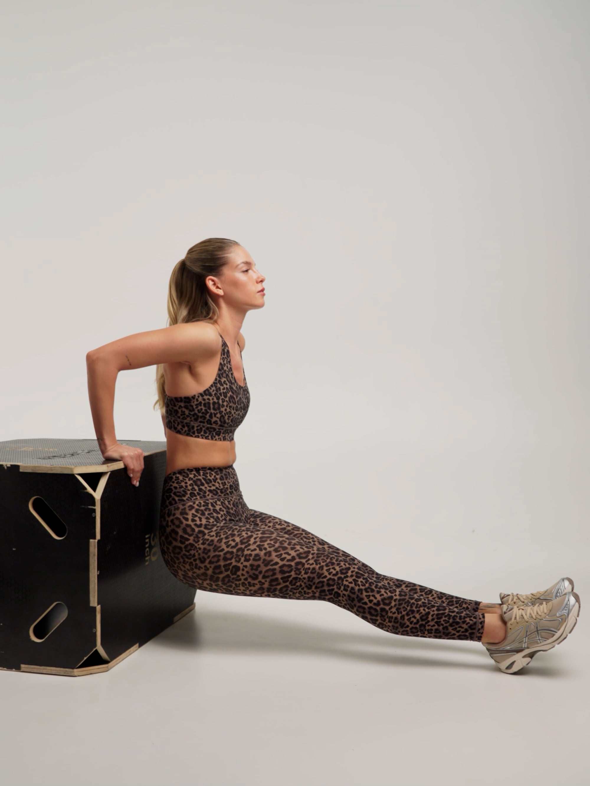 טייץ בגזרה גבוהה באורך ”25 מבד nero