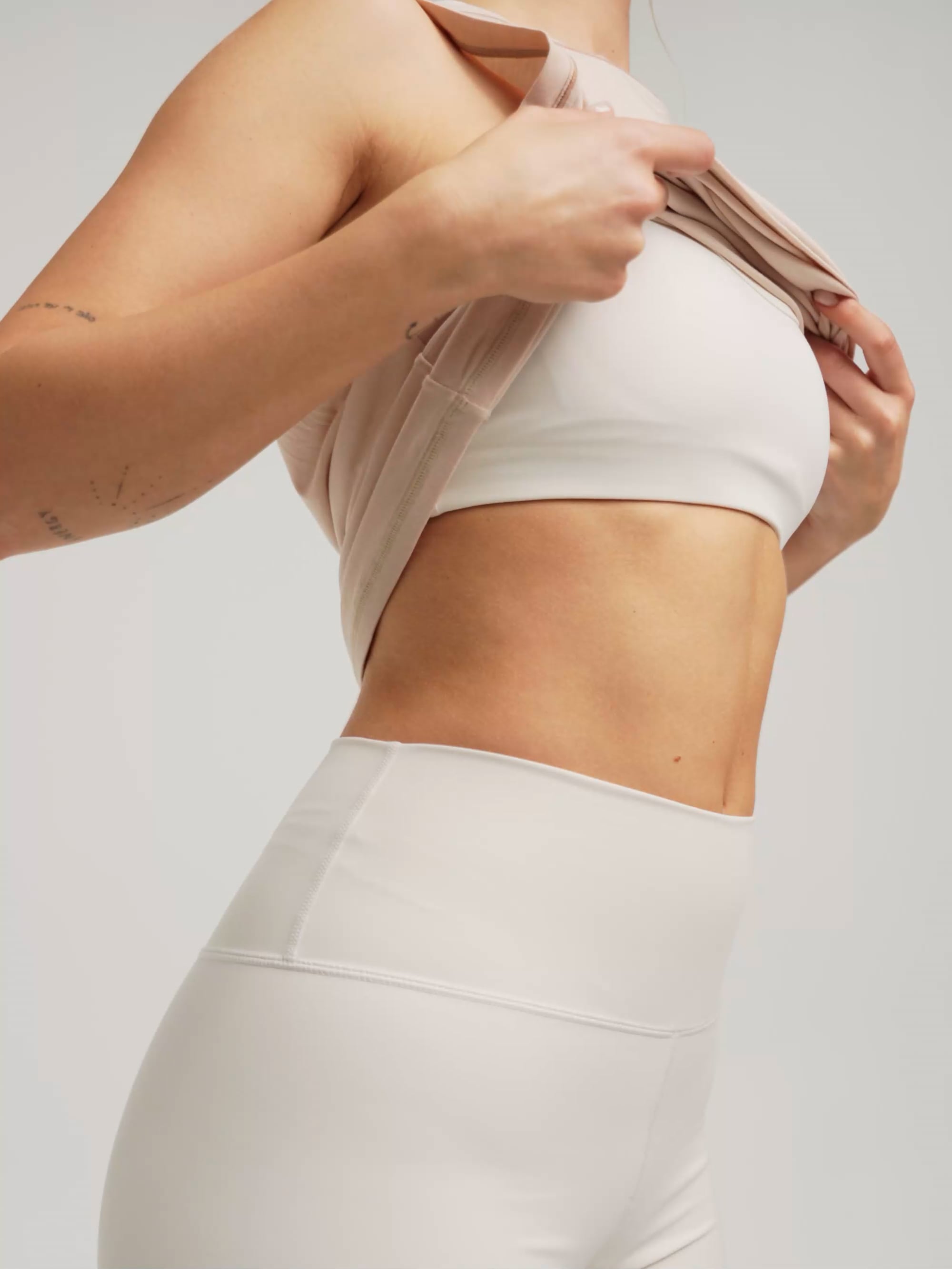 גופיית מודל