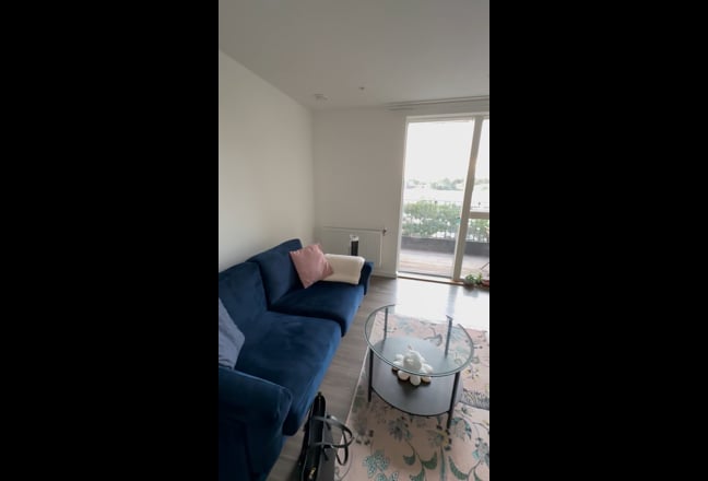 ✨STUNNING Modern Flat | Private En-Suite✨ Main Photo