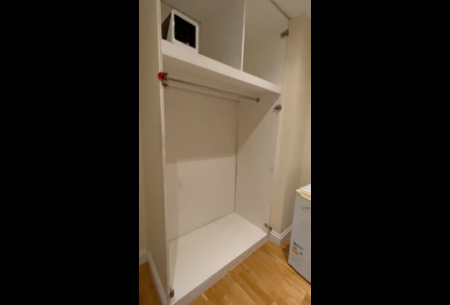 Double Room with its own Bathroom & cleaner Main Photo