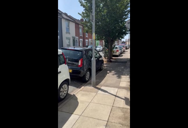 *Beautiful Room in All Female House  * Main Photo