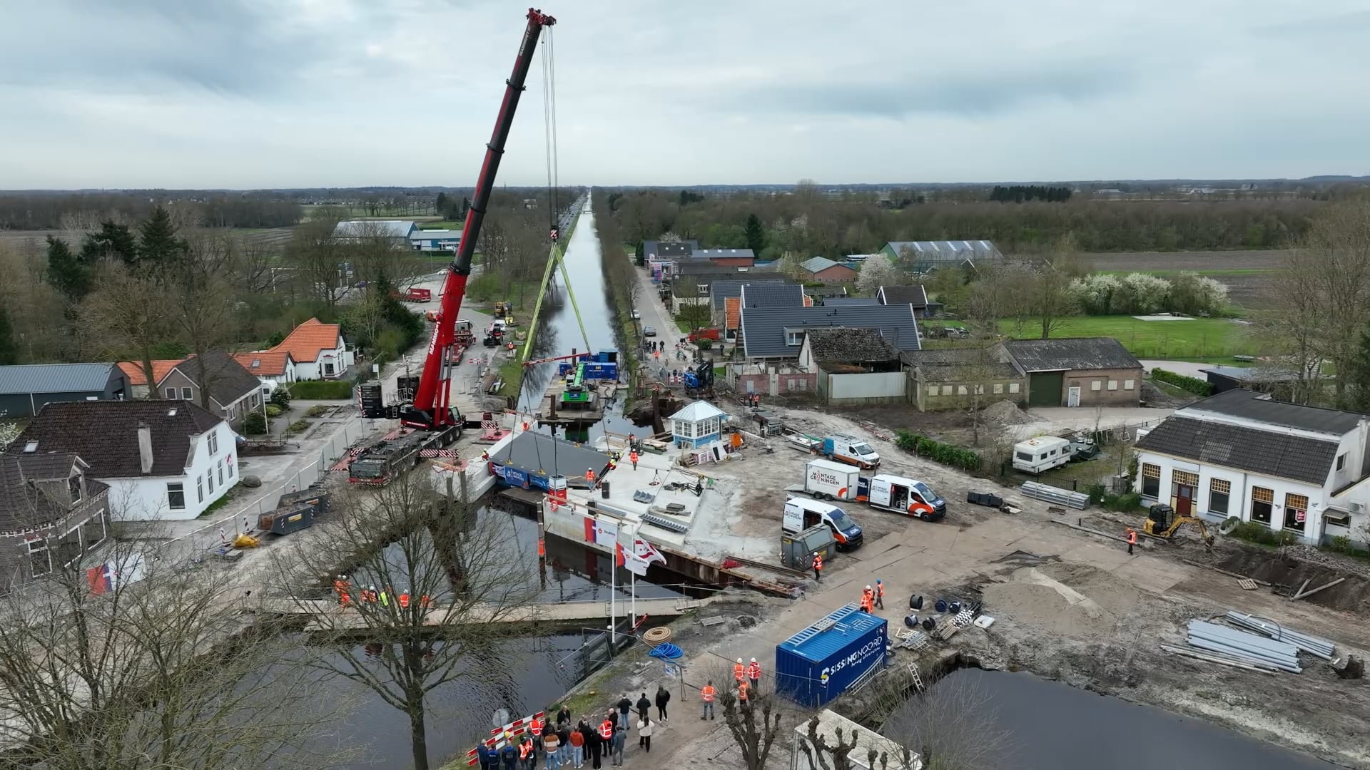 Brug inhijsen Norgervaart