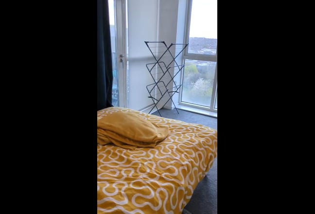 City Double &pound;460 + &pound;125 Bills, female flatmates Main Photo