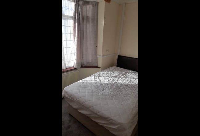 Beautifully Spacious House 10 Mins fr City Centre! Main Photo