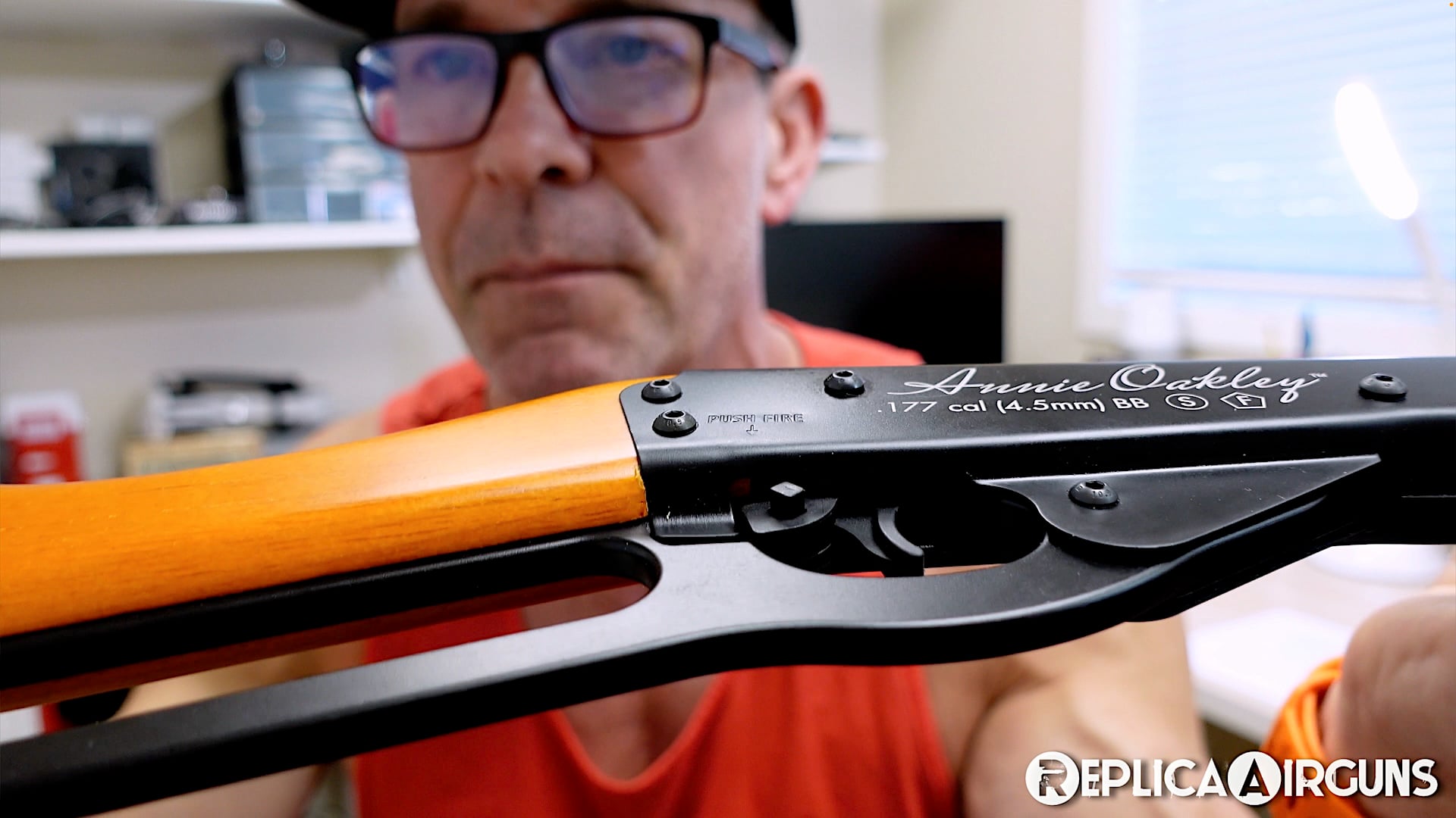 Annie Oakley Lil' Sure Shot Spring BB Rifle Table Top Review