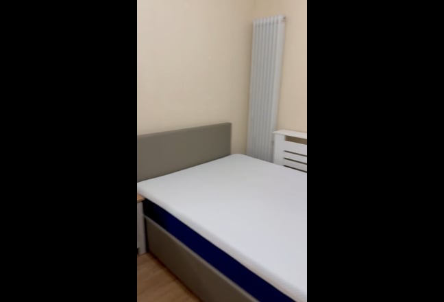 Double room | 3min Morden | Bills Inc | &pound;800 Main Photo