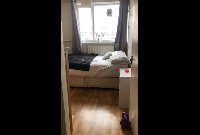 Drake Court | Double Room | 2 Mins Tube Main Photo