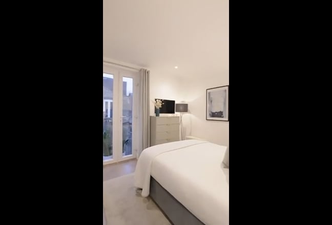 Double, Private Bathroom, Bills inc, 5 mins Tube Main Photo