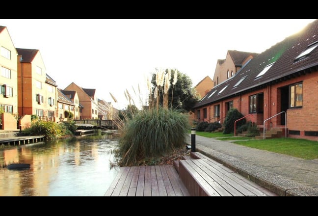 Db Room Bills inc Fibre Wifi Riverside Dev House  Main Photo