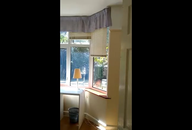 Bright Room &pound;550 Quiet House . Main Photo