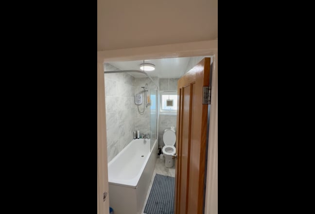 &pound;850 Pcm - Fulham Double Bed Main Photo