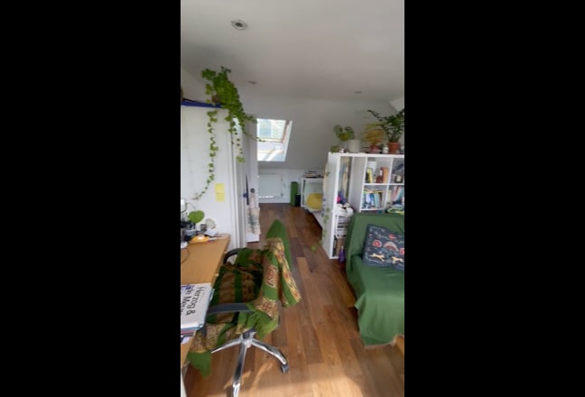 Double loft room in tranquil flat share Main Photo