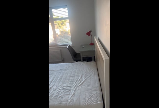 Clean,Luxury Renovated House. Spacious **Storage** Main Photo