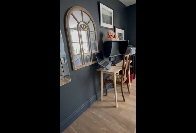 Single room in a creative & relaxed household; Main Photo