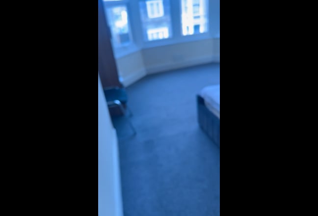 Very Large Rm in Lovely  Downend Close Uwe Main Photo