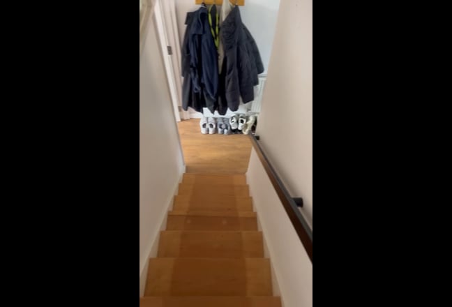 Cosy double in E1 girls flat Main Photo