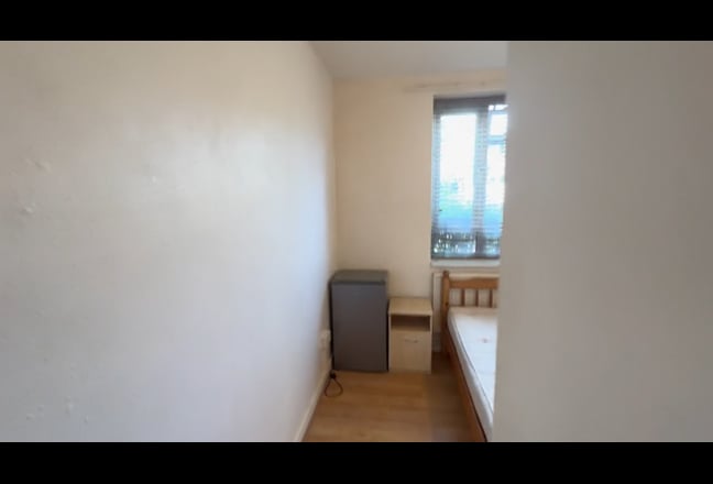 ✨Available Immediately: Large Room In Fulham Flat✨ Main Photo