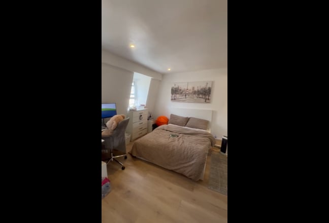 2 Double rooms off Sussex Garden from &pound;277pw  Main Photo