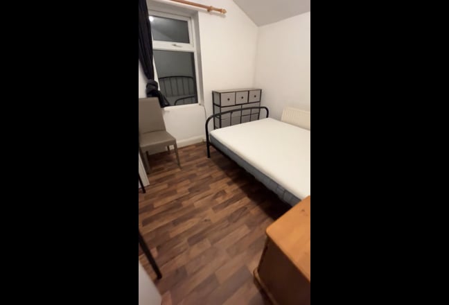 Double Room Available ASAP – Lewisham. Main Photo