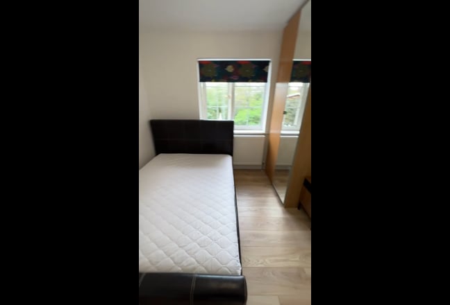 Newly Refurbished House - Bright Beautiful Rooms Main Photo